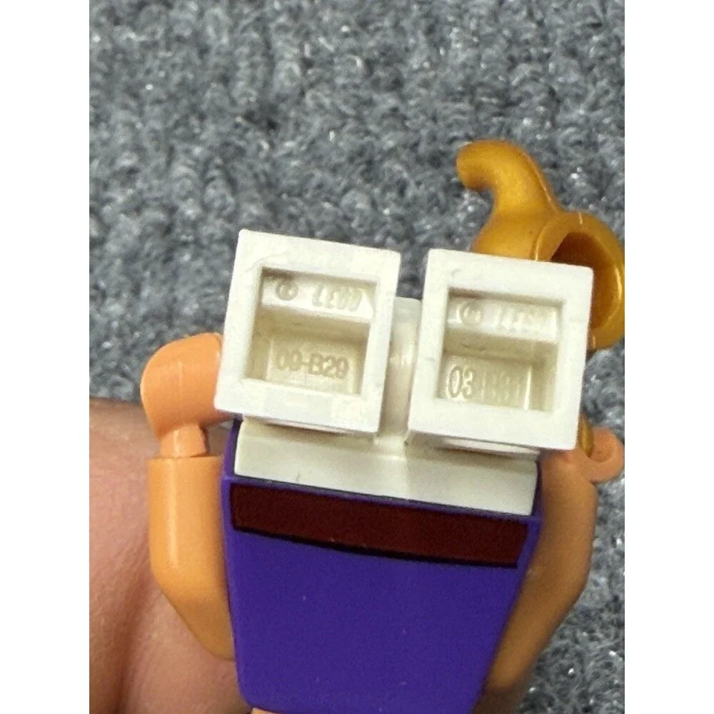 LEGO Disney Minifigure Series Collectible Minifigure - Aladdin 71012